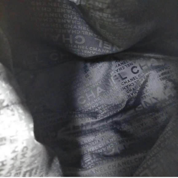 CHANEL Black butter soft  Shoulder Bag - Picture 6 of 15